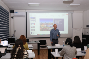 Академия ОБСЕ приветствует г-на Скотта Абеля на лекции о демократической и цифровой эволюции Эстонии